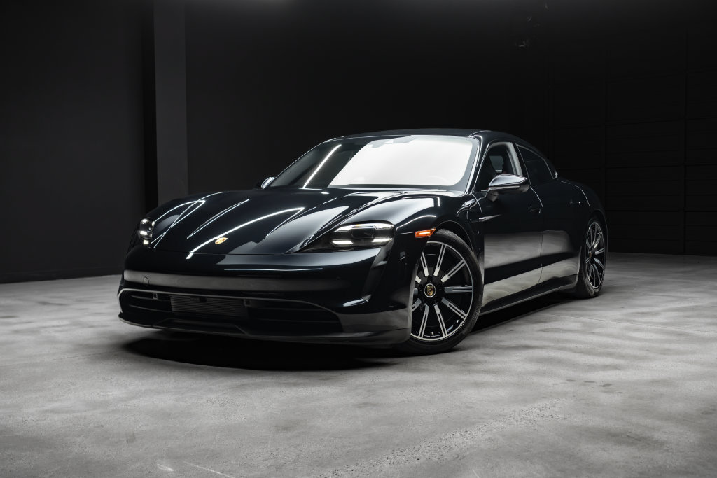 Used 2022 Porsche Taycan 4S AWD/4WD image 2