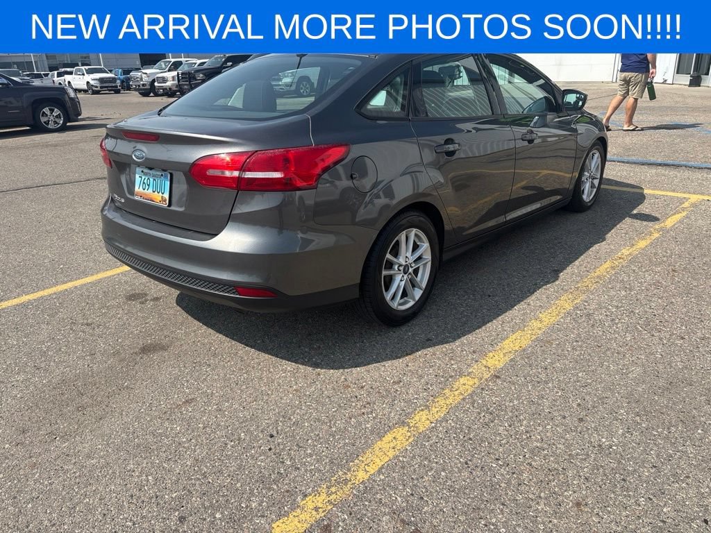 Used 2015 Ford Focus SE FWD image 3