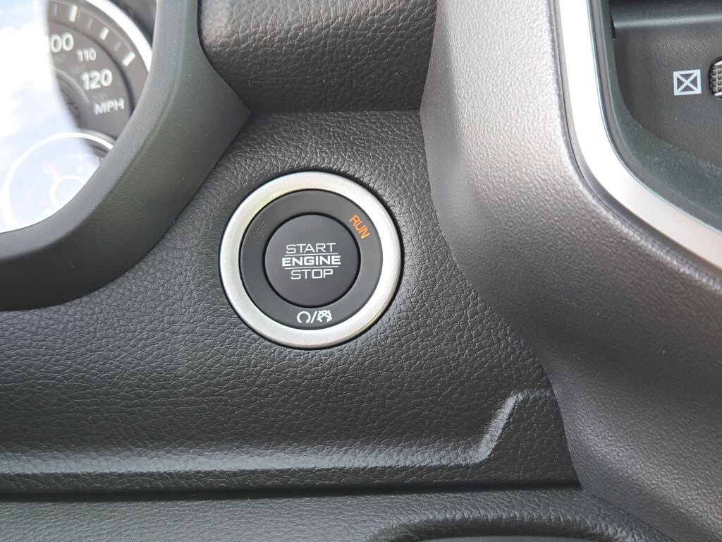 New 2026 RAM 1500 4x4 Crew Cab image 26