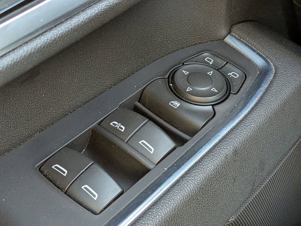 Used 2025 Chevrolet Silverado 2500 LT w/ Convenience Package image 25