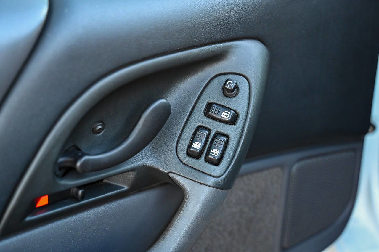 Used 1997 Chevrolet Camaro Z28 image 81