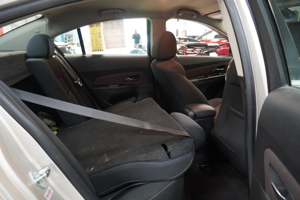 Used 2015 Chevrolet Cruze LT FWD image 30