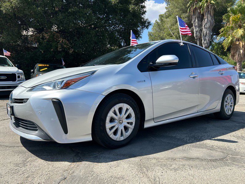 Used 2019 Toyota Prius L Eco image 1