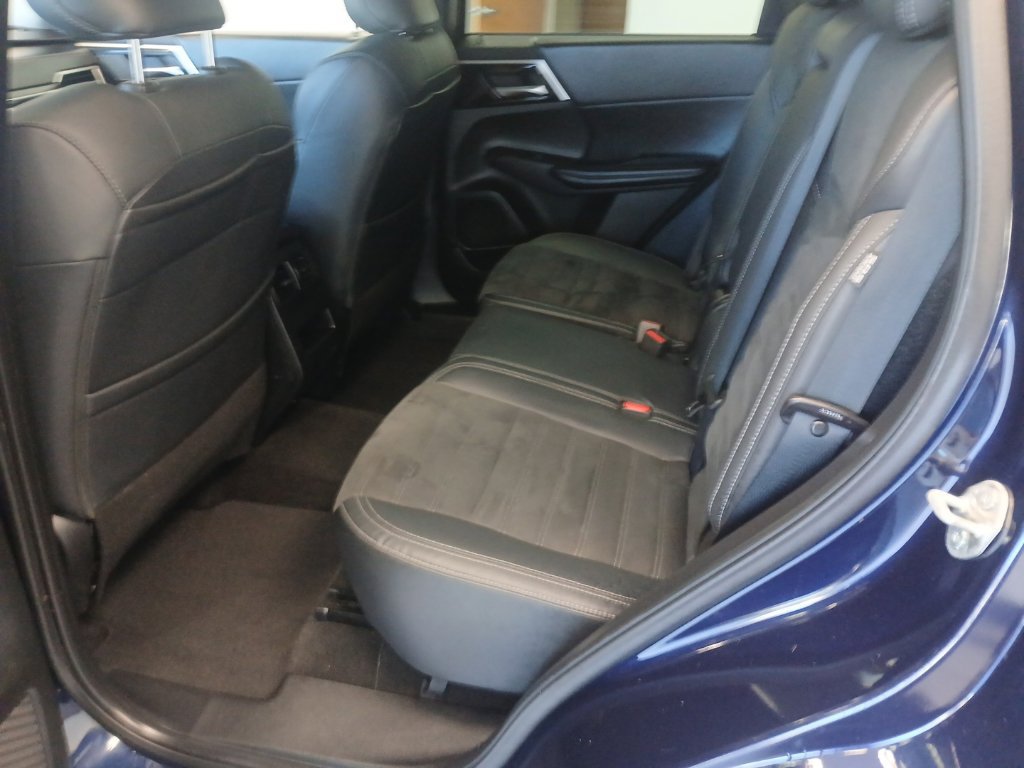 Used 2022 Mitsubishi Outlander SE AWD/4WD image 11
