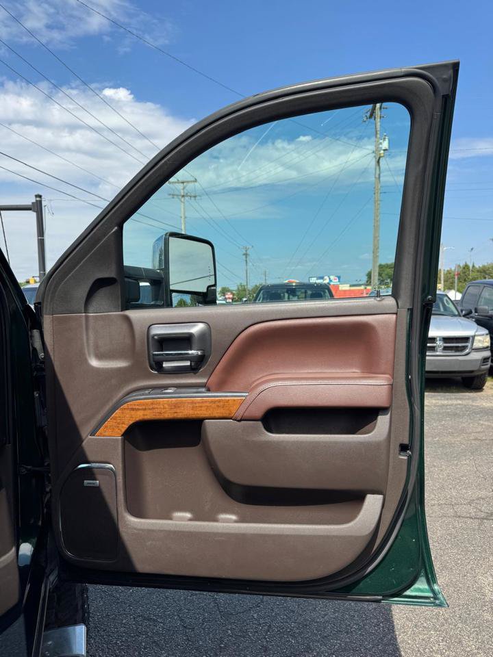 Used 2015 Chevrolet Silverado 2500 High Country w/ Duramax Plus Package AWD/4WD image 16