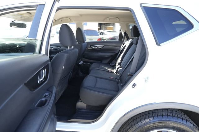 Used 2018 Nissan Rogue SV w/ Premium Package image 24