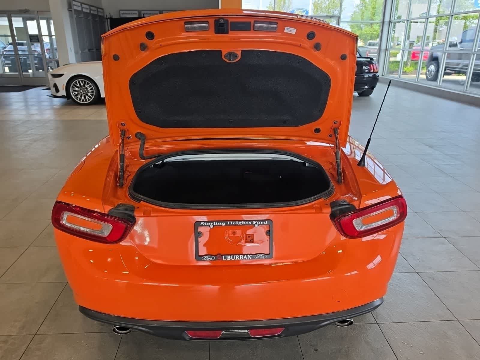 Used 2017 FIAT 124 Spider Classica RWD image 12