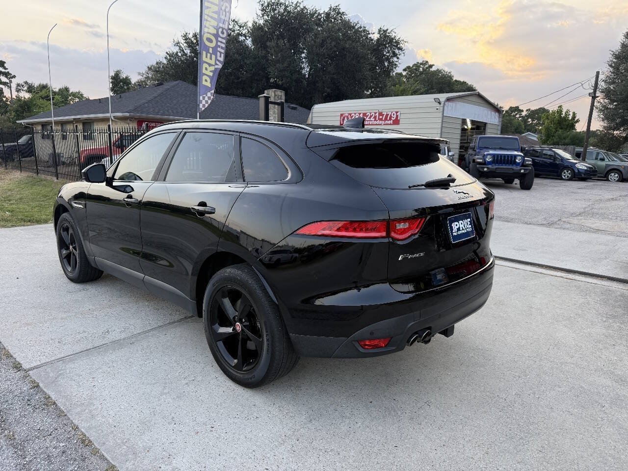 Used 2018 Jaguar F-PACE Premium AWD/4WD image 8