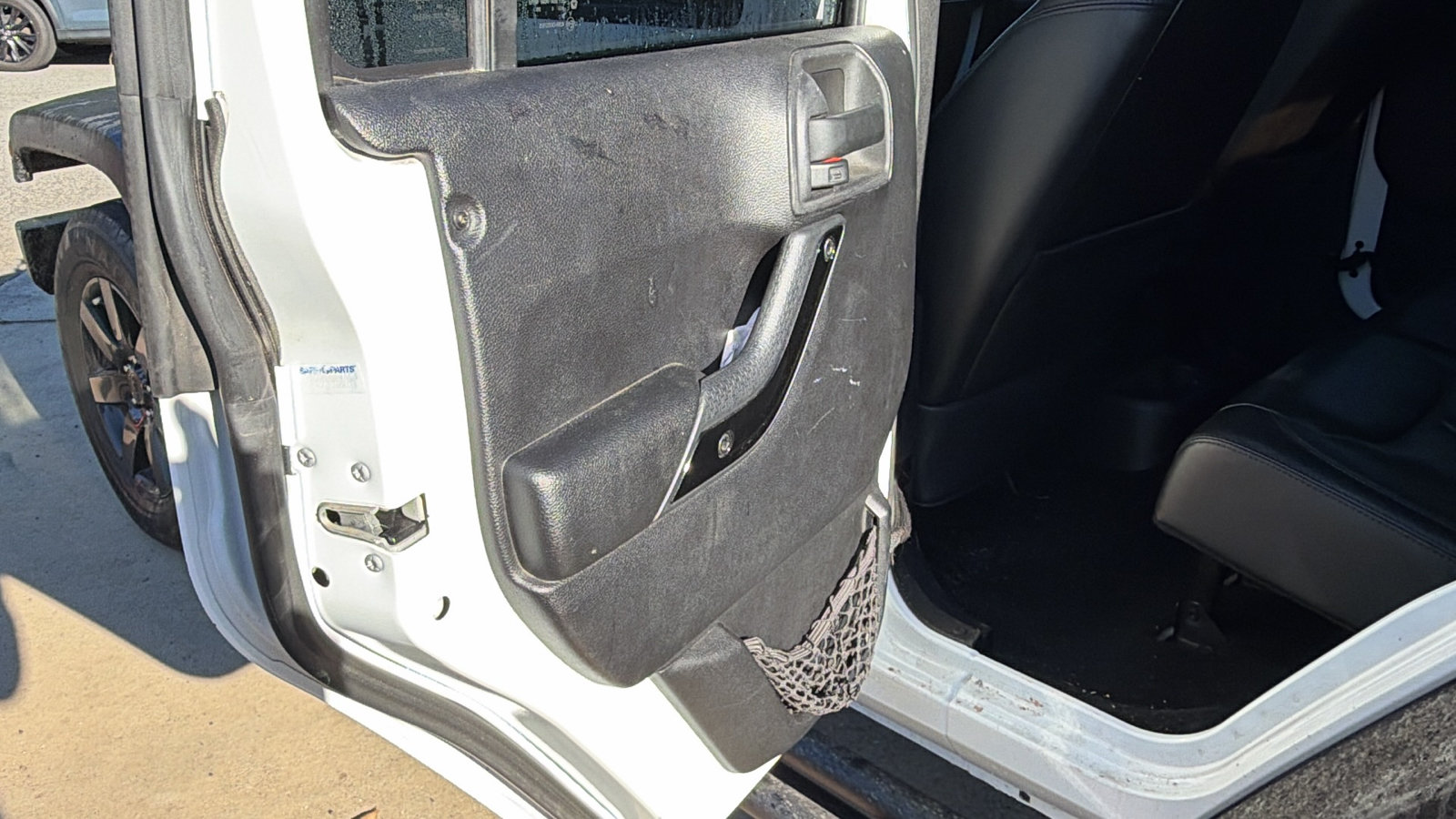 Used 2014 Jeep Wrangler Unlimited Sahara AWD/4WD image 22