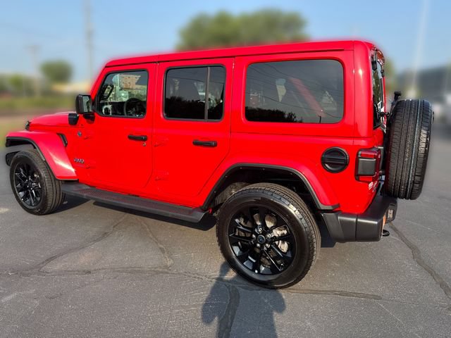 Used 2025 Jeep Wrangler Unlimited Sahara AWD/4WD image 3