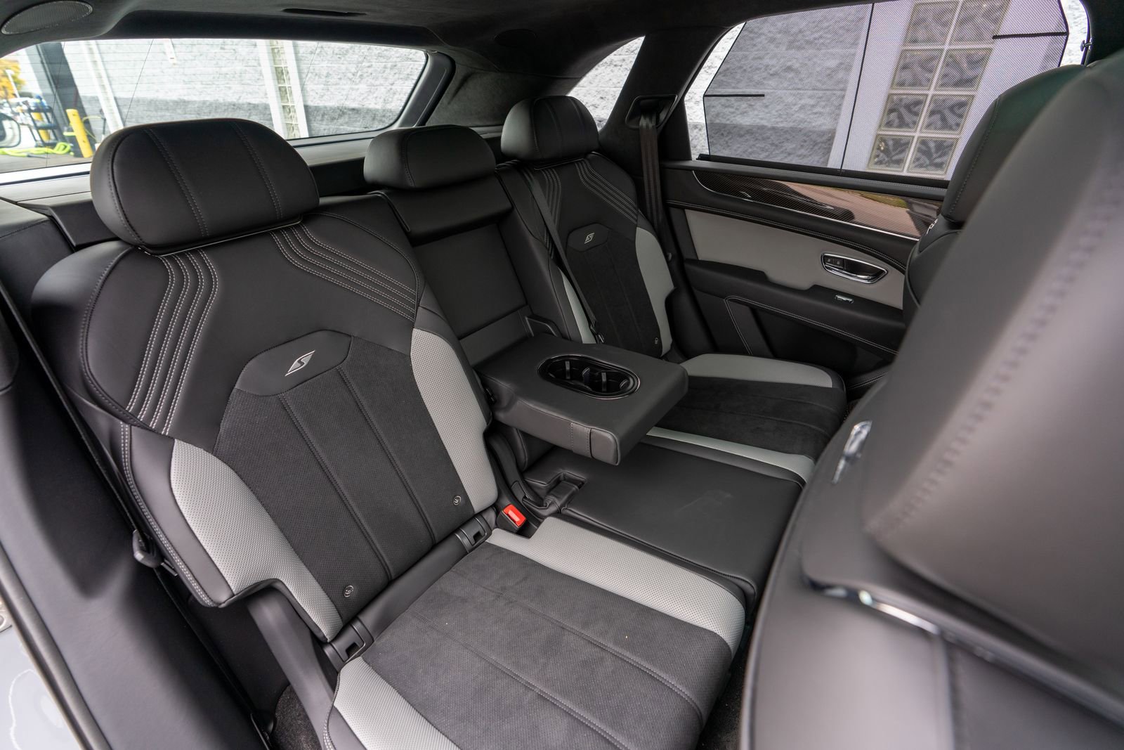 New 2025 Bentley Bentayga image 38