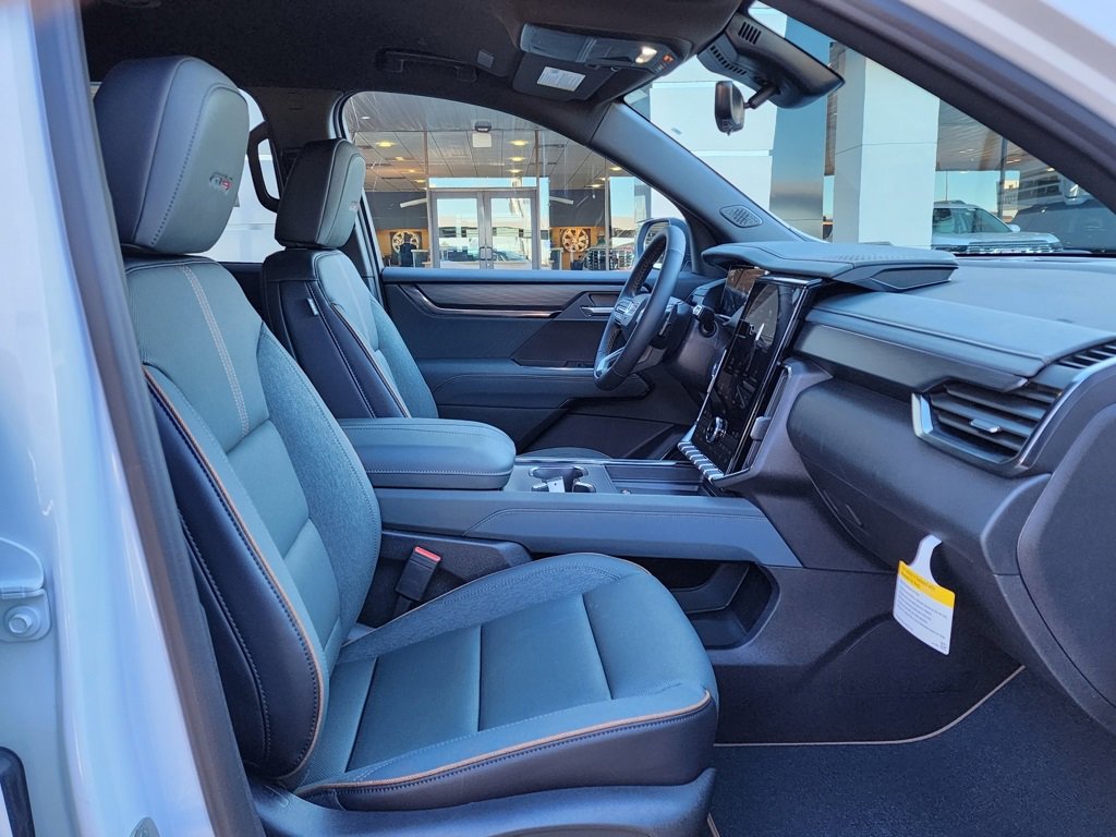 New 2026 GMC Acadia AT4 w/ Luxury Package image 42