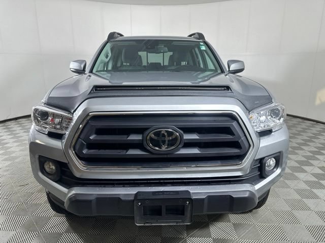 Used 2023 Toyota Tacoma SR5 AWD/4WD image 2