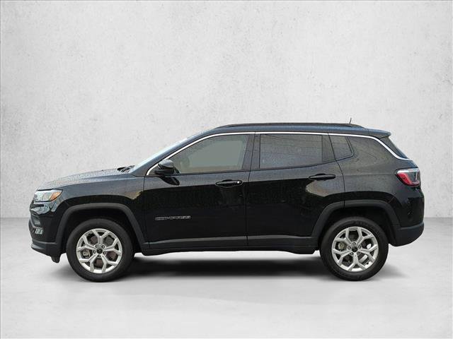Used 2025 Jeep Compass Latitude image 9
