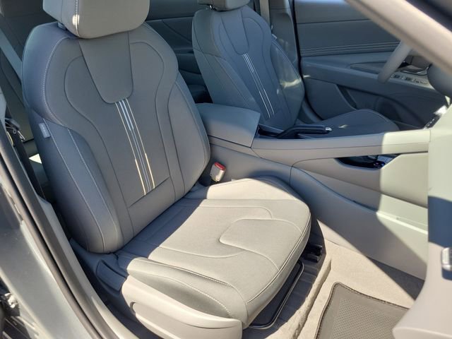 New 2026 Hyundai Elantra Sport FWD image 18