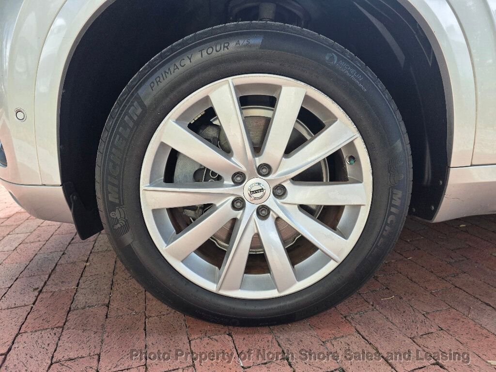 Used 2016 Volvo XC90 T6 Momentum w/ Momentum Plus Package AWD/4WD image 18