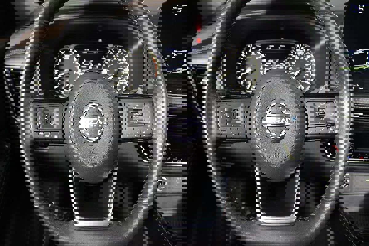 Used 2023 Nissan Rogue SL w/ SL Premium Package image 15