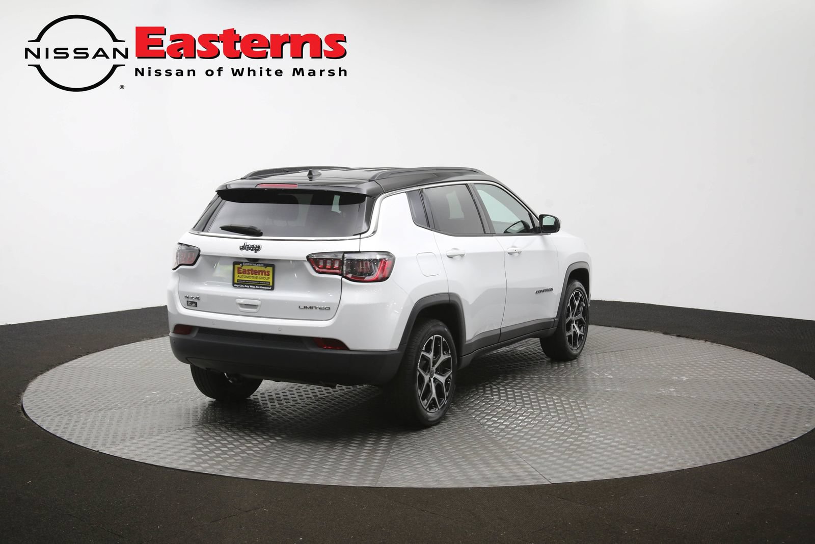 Used 2025 Jeep Compass Limited AWD/4WD image 38