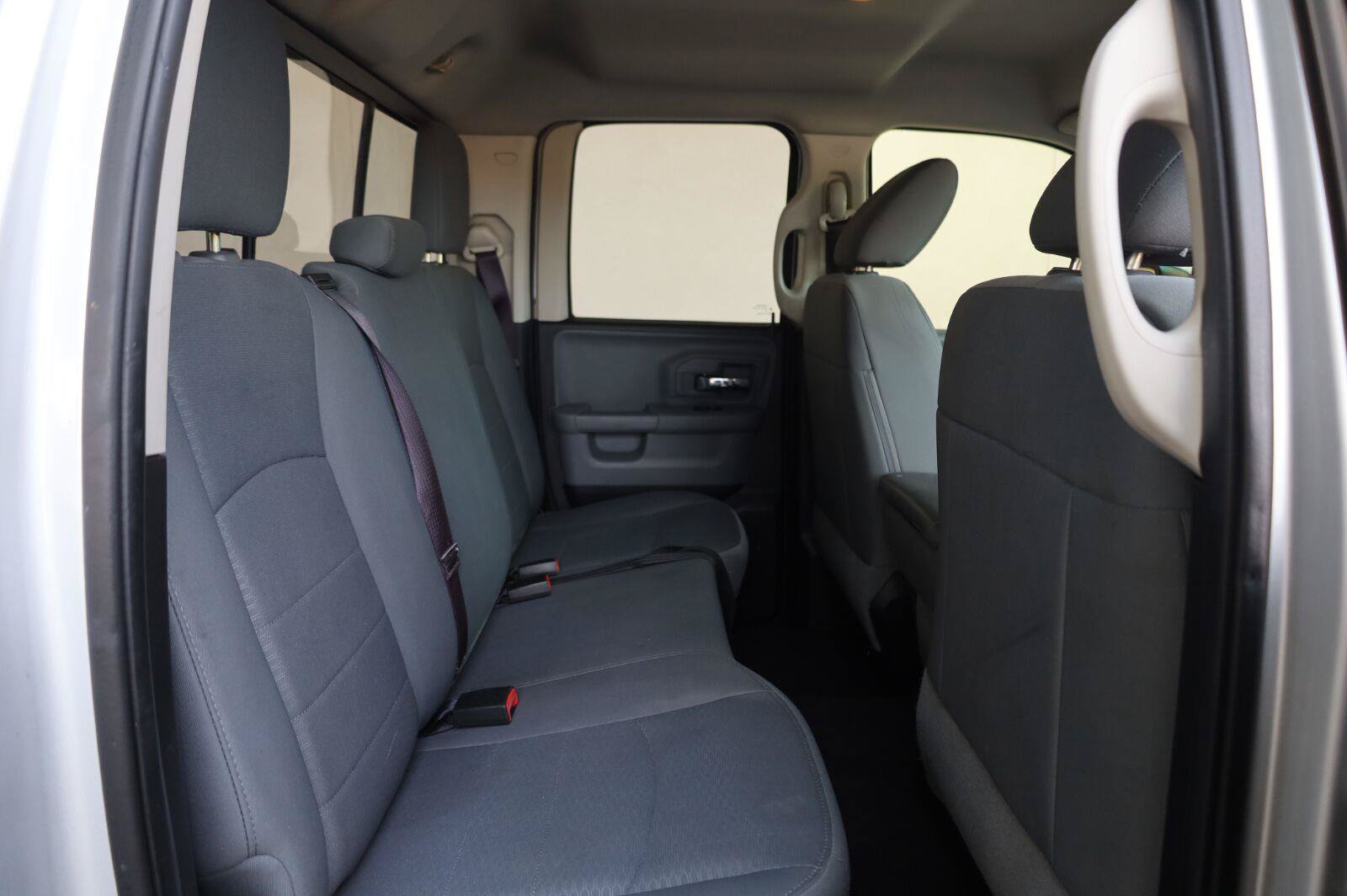 Used 2015 RAM 1500 Classic SLT RWD image 21