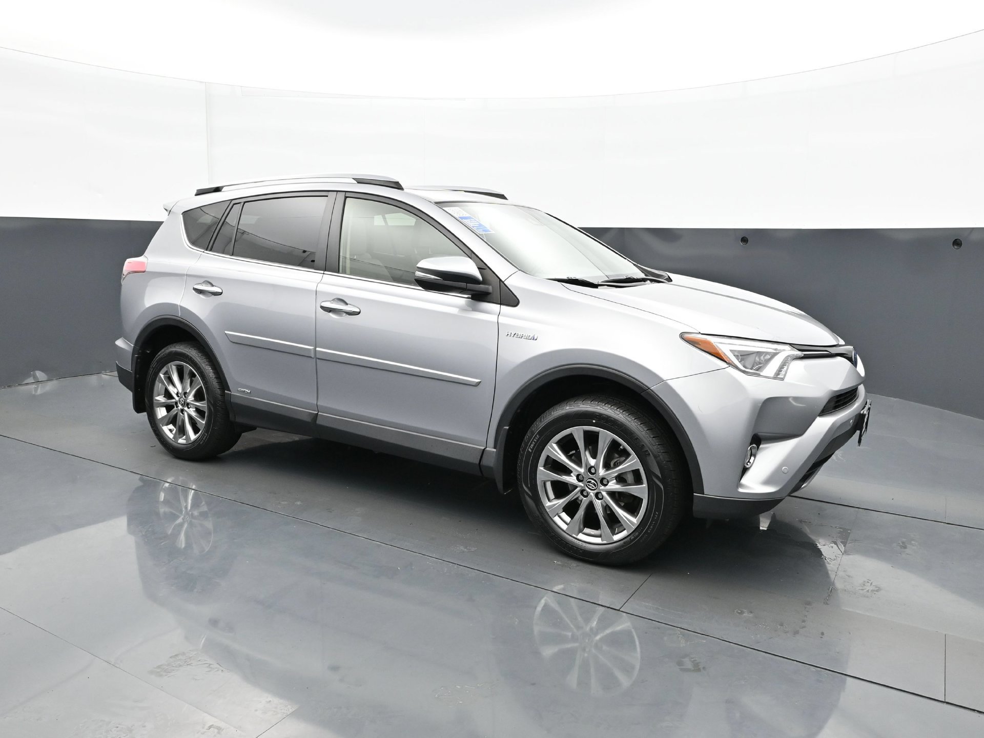 Used 2017 Toyota RAV4 Limited w/ Protection Package AWD/4WD image 9