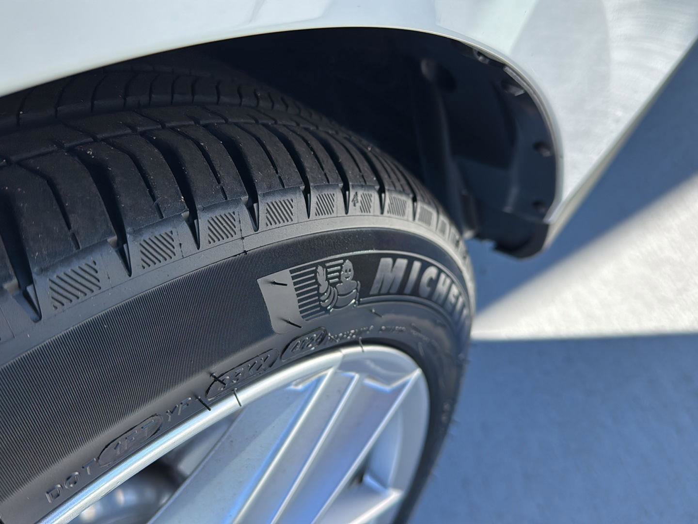 Certified 2025 BMW 530i w/ Premium Package image 37