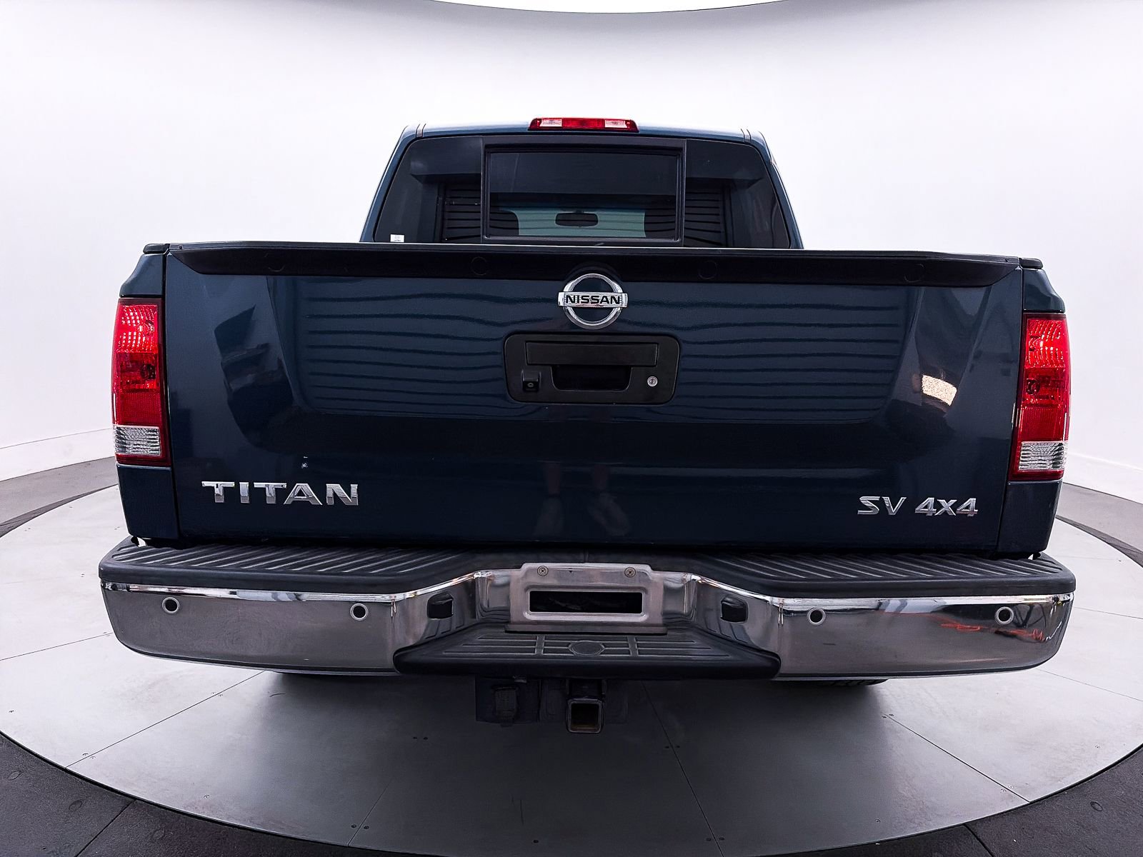 Used 2014 Nissan Titan SV w/ SV Premium Utility Package image 9