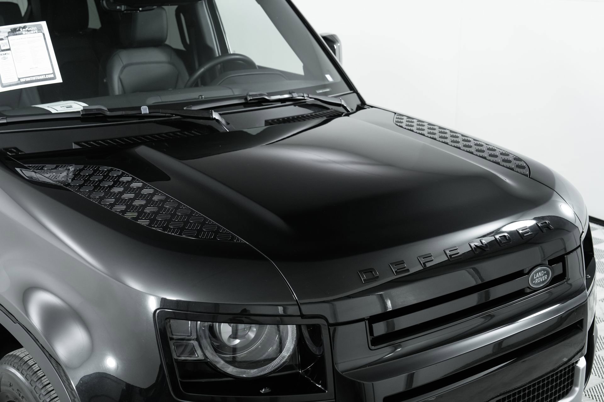 Used 2025 Land Rover Defender 110 S image 50