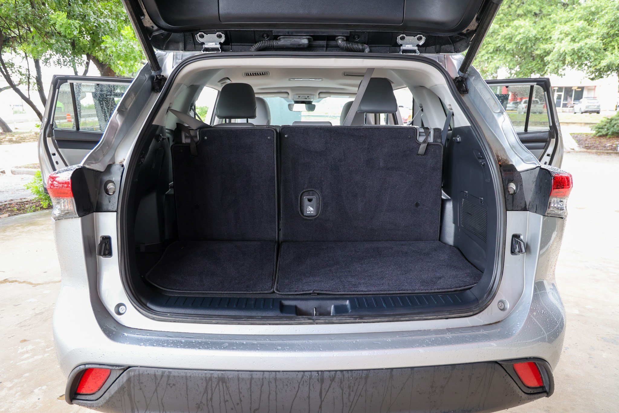 Used 2023 Toyota Highlander XLE FWD image 36