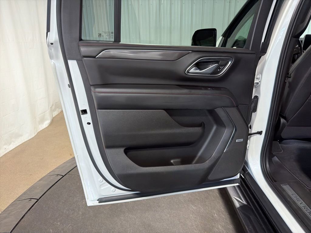 Certified 2022 Chevrolet Suburban RST w/ Luxury Package AWD/4WD image 16