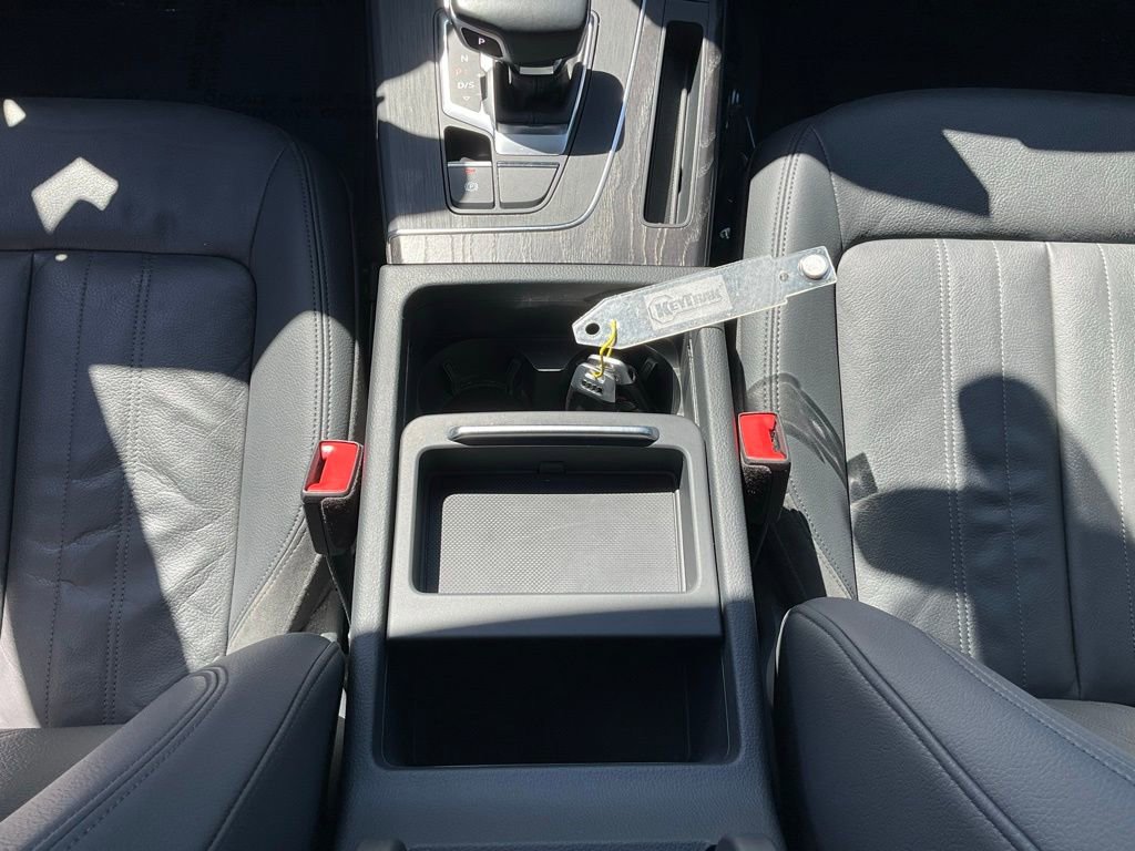 Used 2020 Audi Q5 e Premium w/ Convenience Package image 45