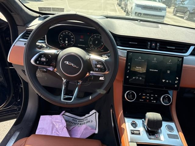 New 2026 Jaguar F-PACE R-Dynamic S image 12
