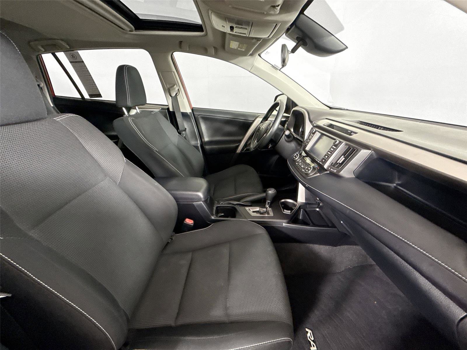 Used 2017 Toyota RAV4 XLE image 40