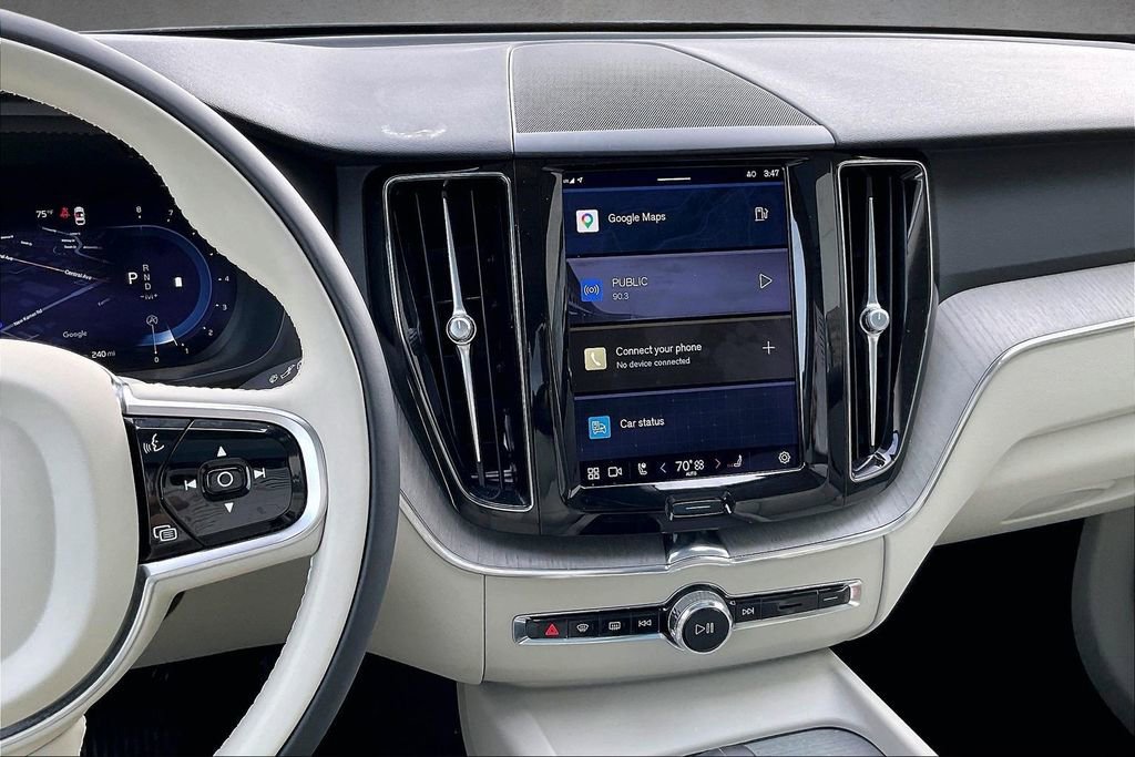 Certified 2023 Volvo XC60 B5 Plus w/ Climate Package AWD/4WD image 9