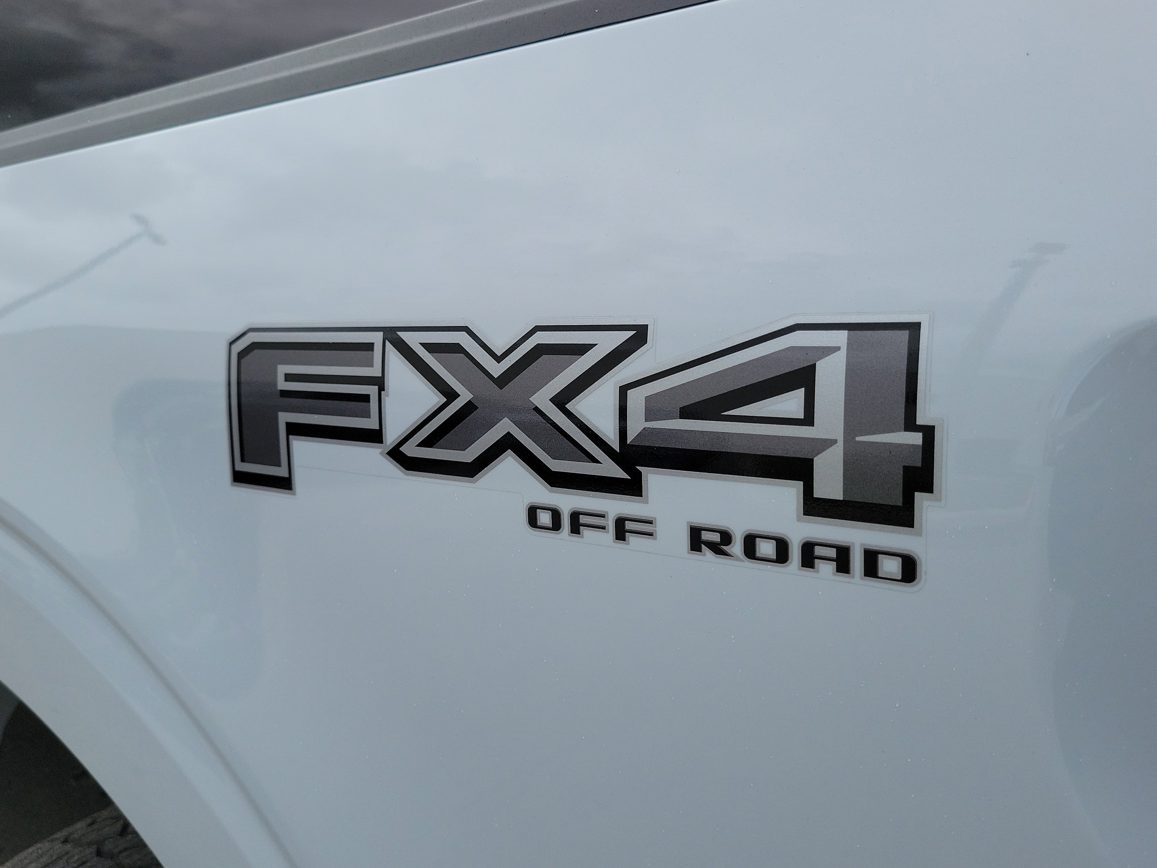 Used 2025 Ford F150 Lariat w/ FX4 Off-Road Package AWD/4WD image 31