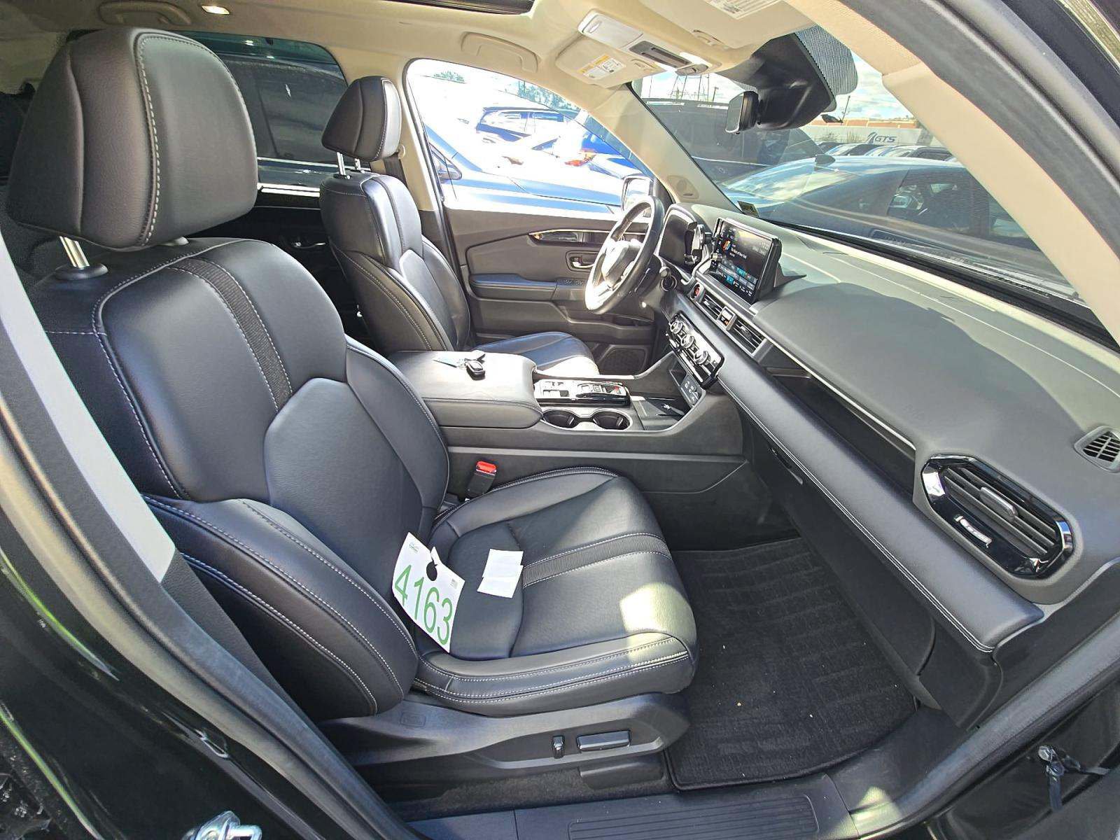 Used 2025 Honda Pilot Touring image 16