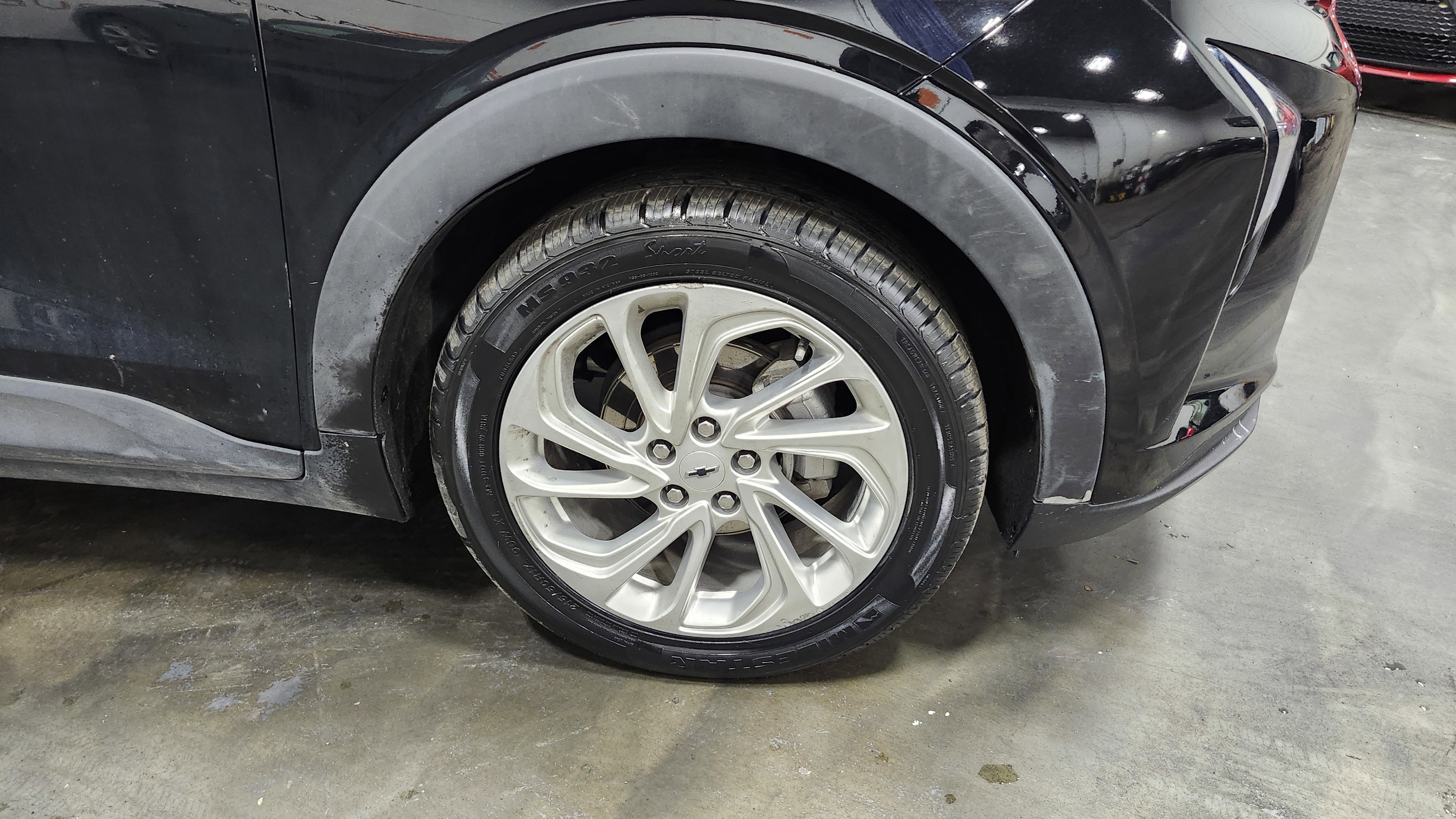 Used 2023 Chevrolet Bolt EUV LT w/ Driver Confidence Package image 9