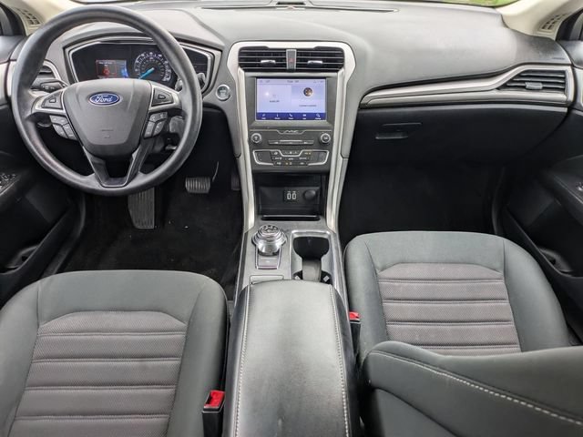 Used 2020 Ford Fusion SE FWD image 19