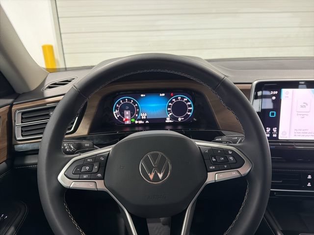 Used 2024 Volkswagen Atlas SE AWD/4WD image 13