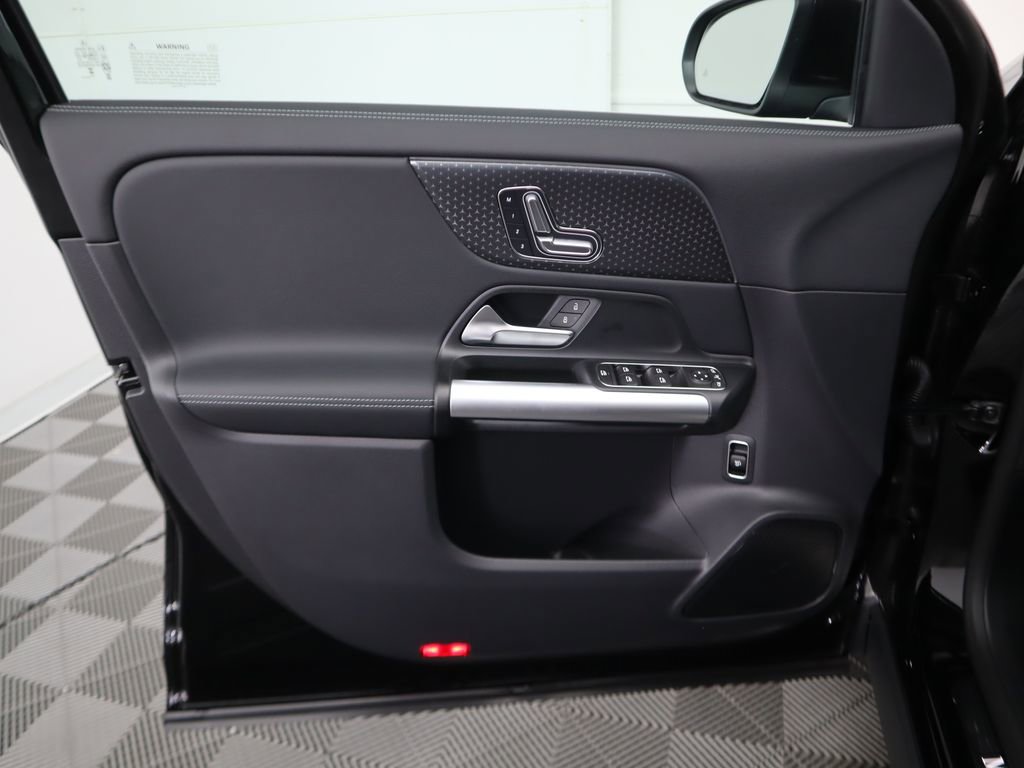 Certified 2025 Mercedes-Benz GLA 250 image 26