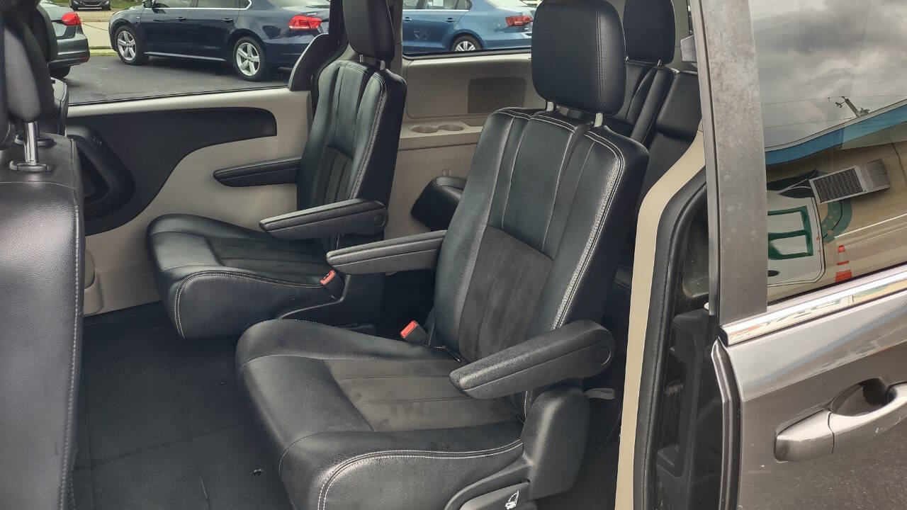 Used 2019 Dodge Grand Caravan SXT image 33