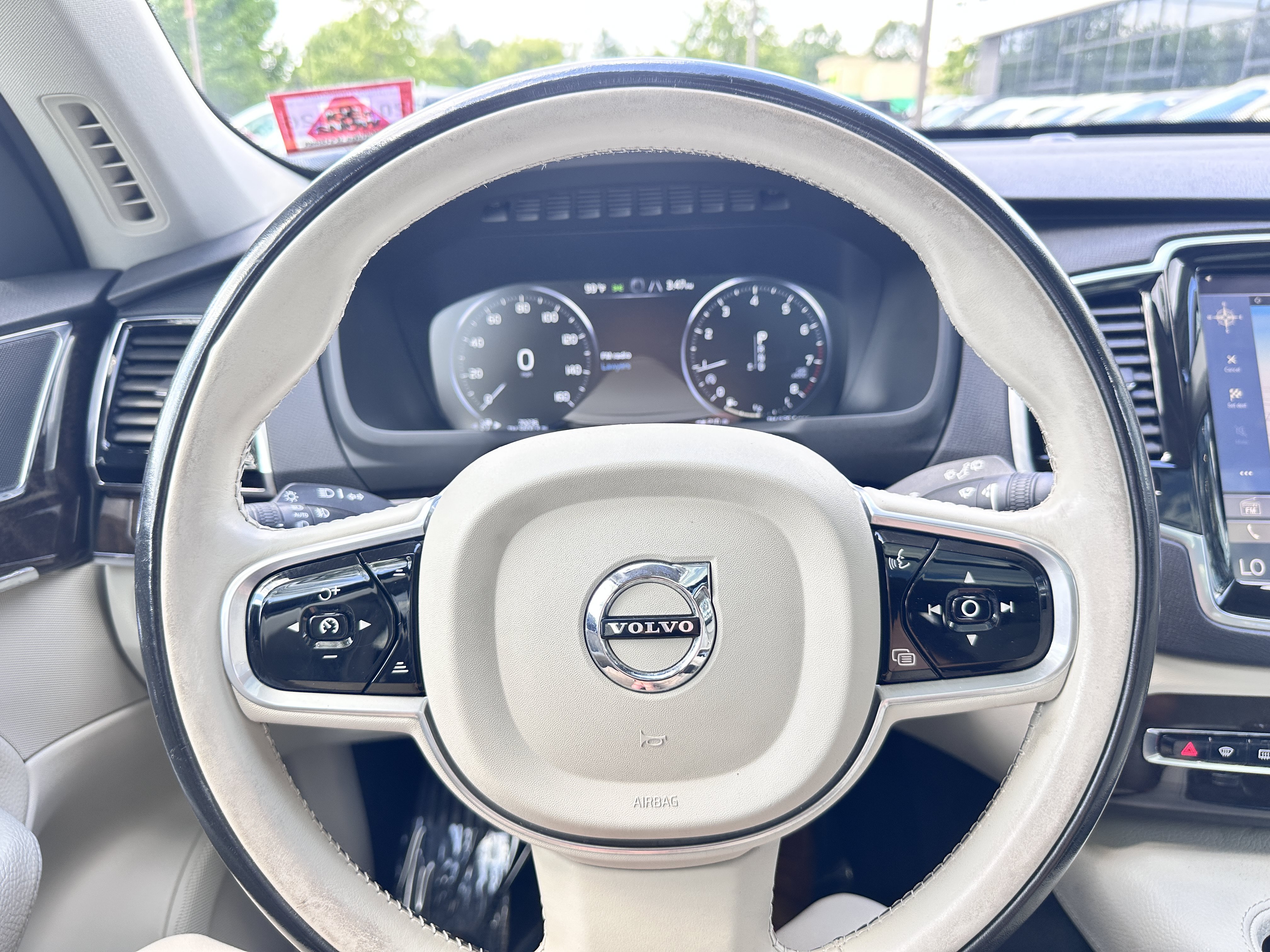 Used 2017 Volvo XC90 T6 Momentum w/ Vision Package AWD/4WD image 29