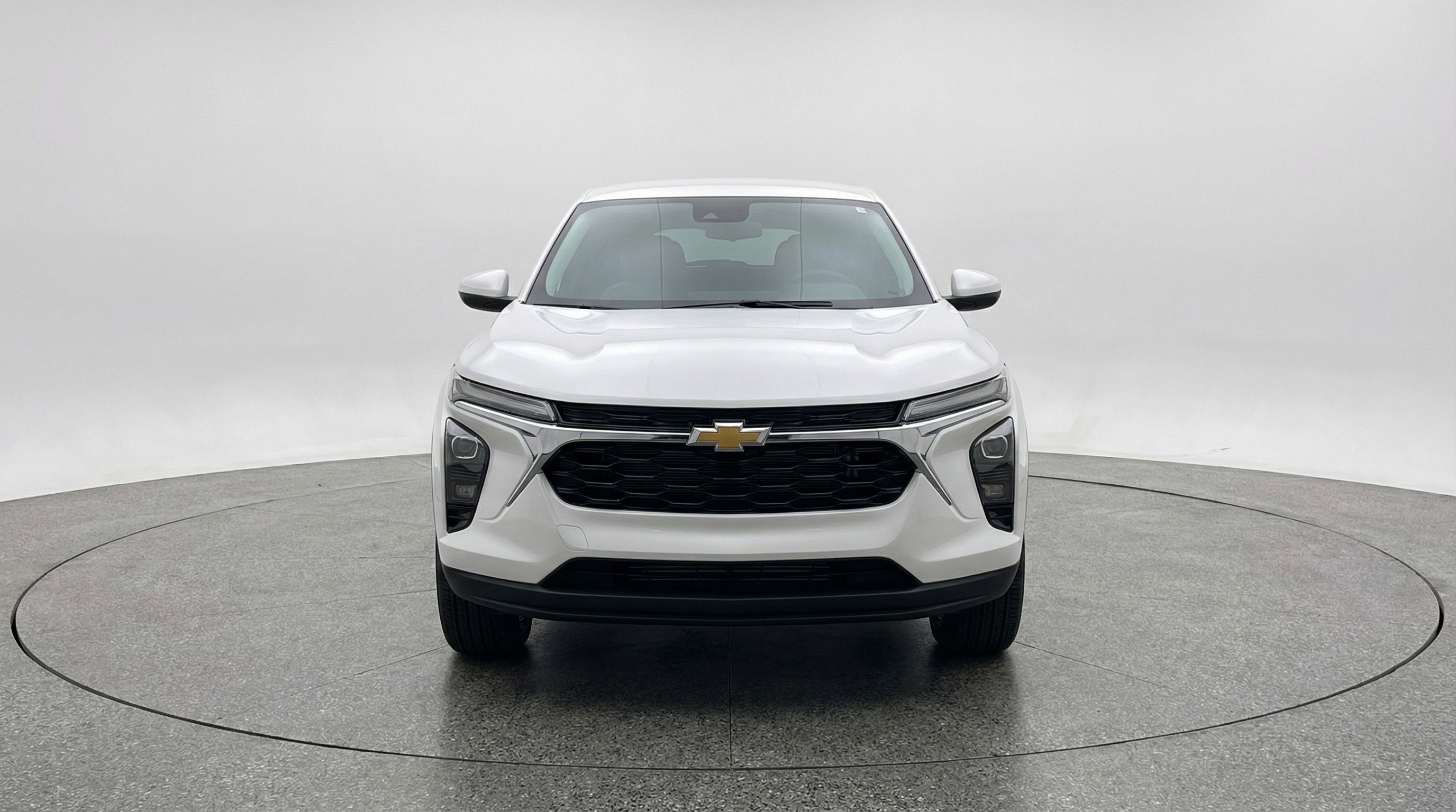 Used 2025 Chevrolet Trax LT w/ LT Convenience Package FWD image 2