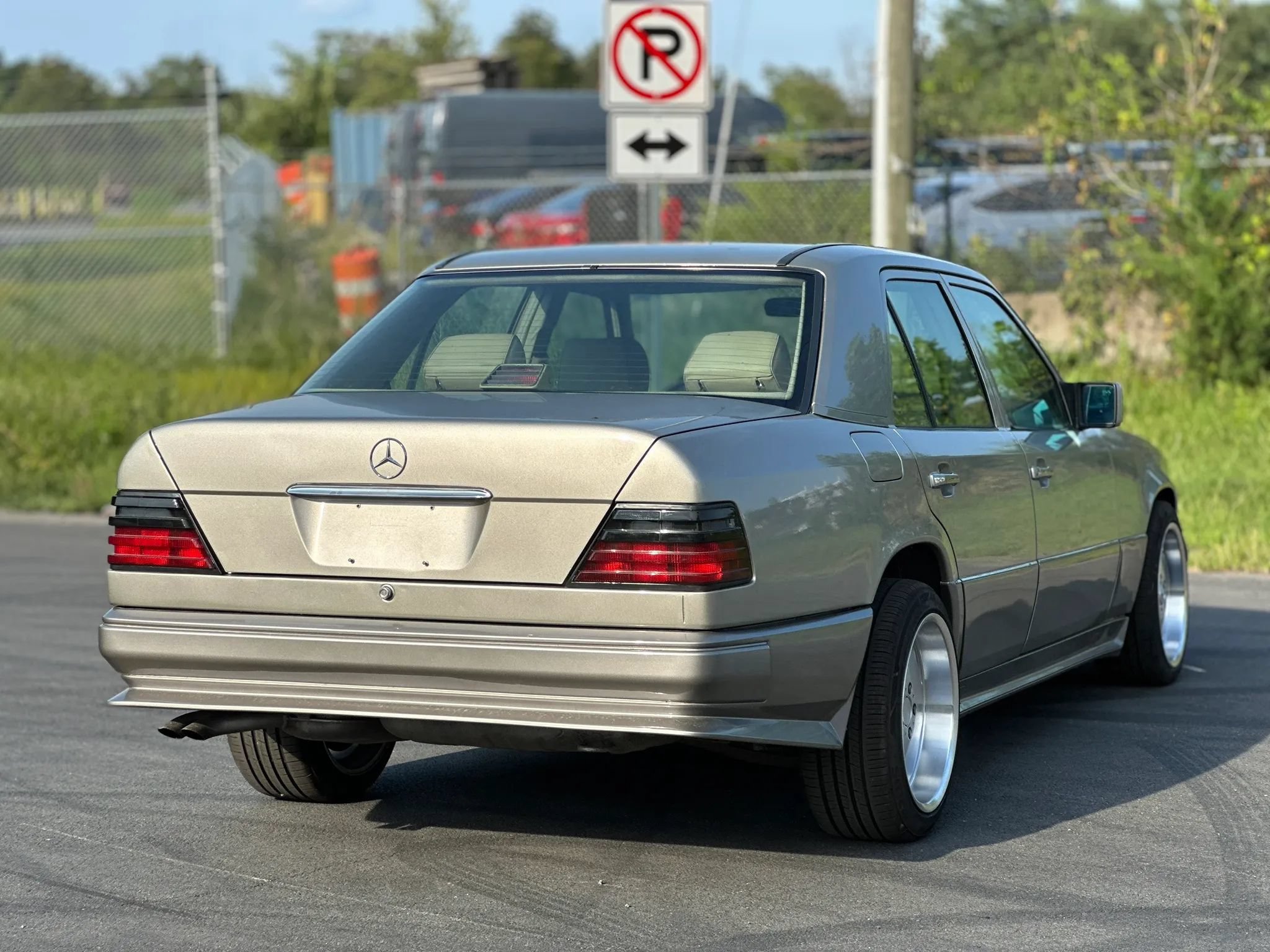 Used 1994 Mercedes-Benz E 320 Sedan image 49