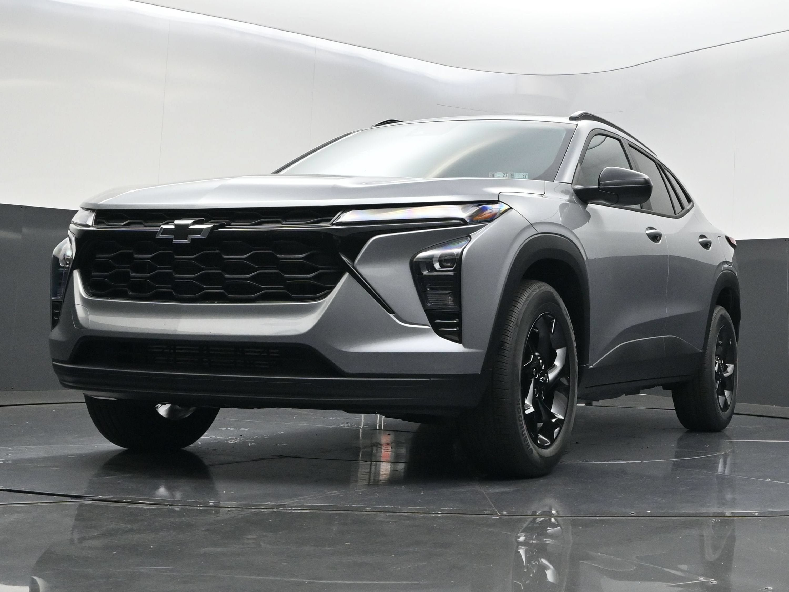 New 2026 Chevrolet Trax LT w/ Sunroof Package FWD image 40