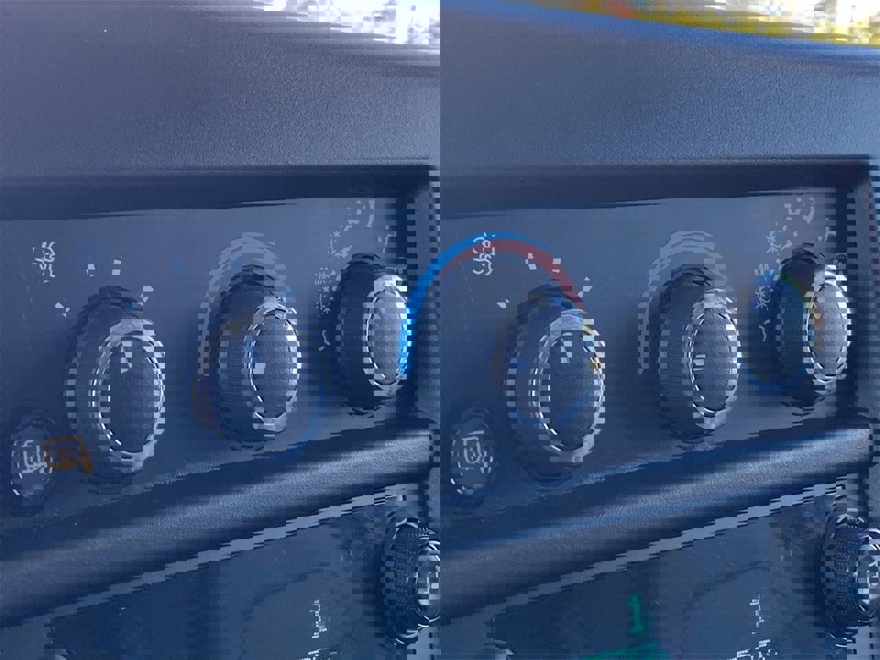 Used 2023 GMC Savana 2500 Extended w/ Driver Convenience Package image 22