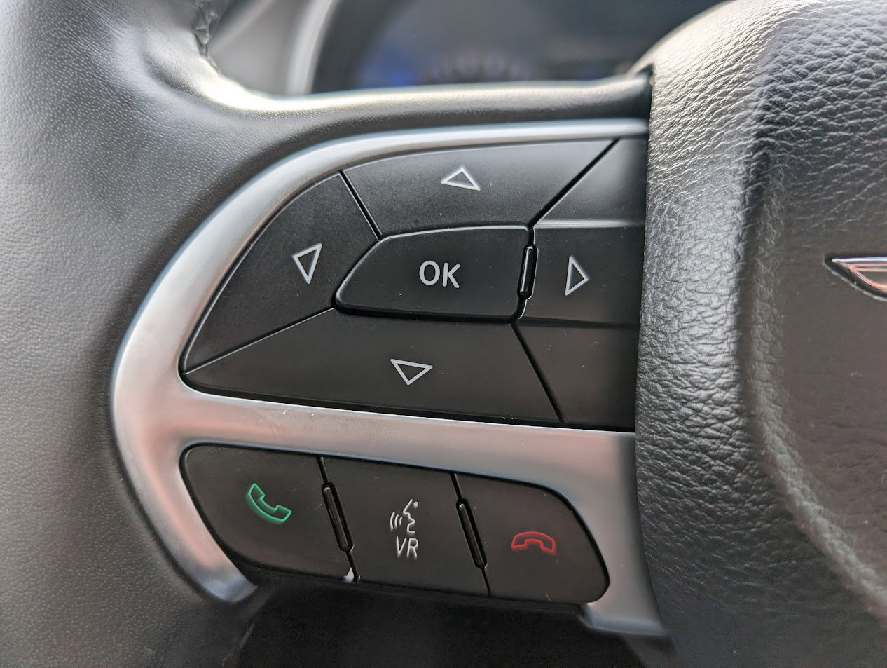 Used 2015 Chrysler 200 Limited w/ Convenience Group image 20