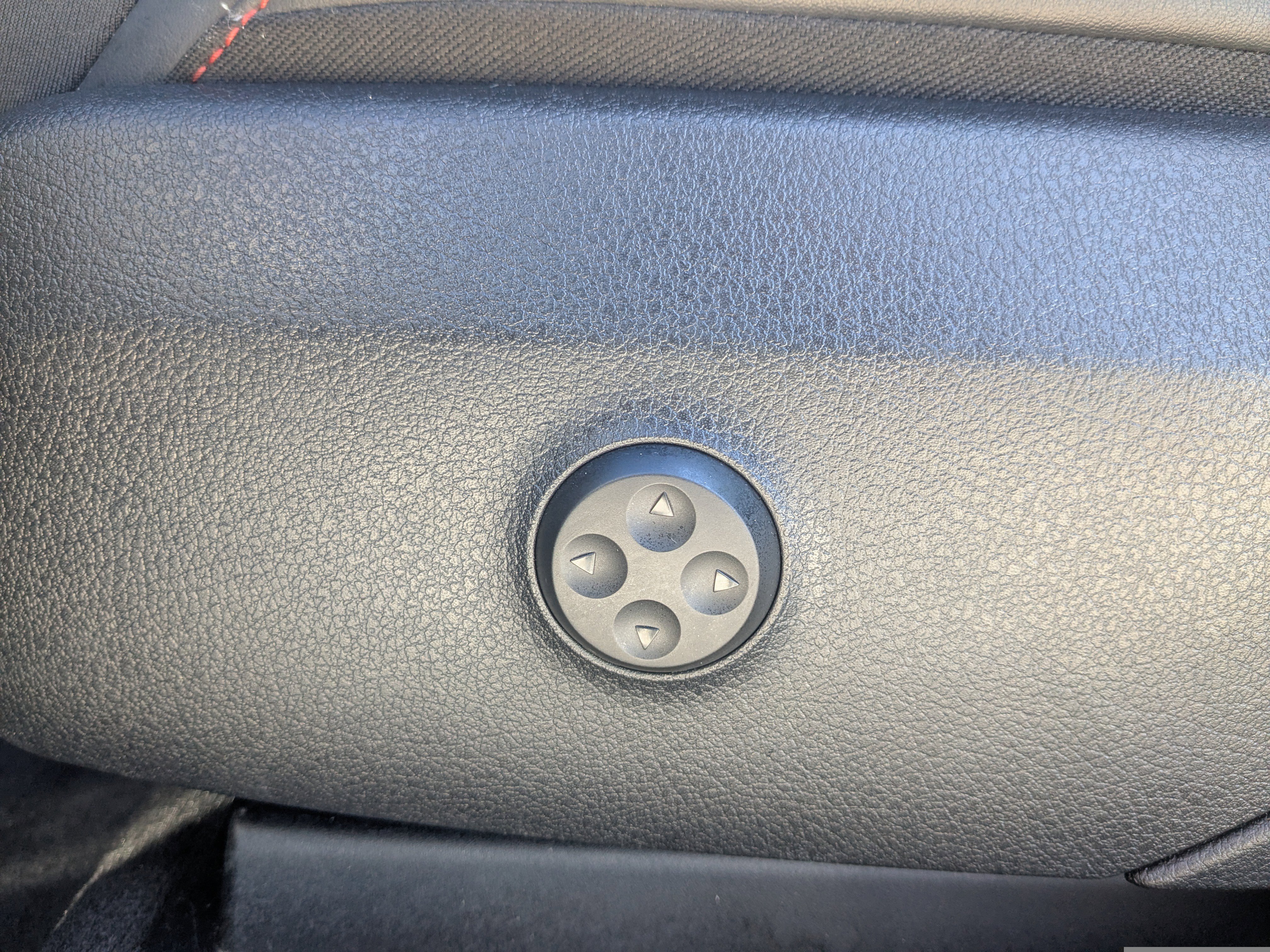 Used 2025 Mercedes-Benz GLC 43 AMG 4MATIC image 26