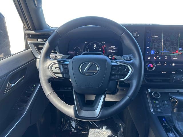 Used 2025 Lexus GX 550 w/ Accessory Package (CT) image 15