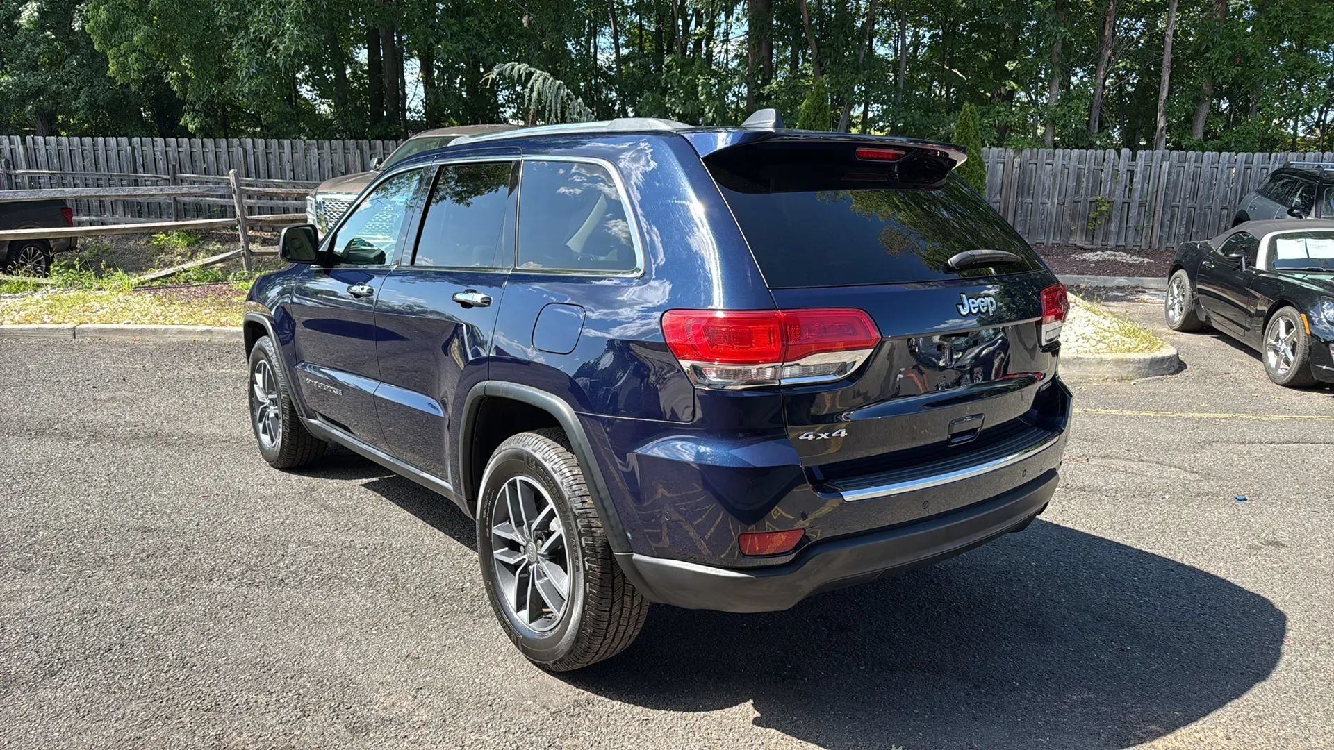 Used 2018 Jeep Grand Cherokee Limited AWD/4WD image 8