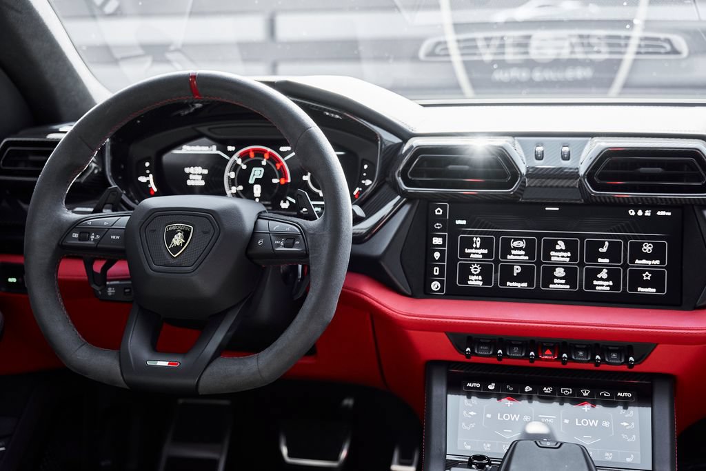 Used 2025 Lamborghini Urus S AWD/4WD image 51